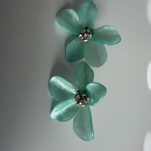 NWOT Vera Wang Aqua Floral Earrings with Rhinestone Center